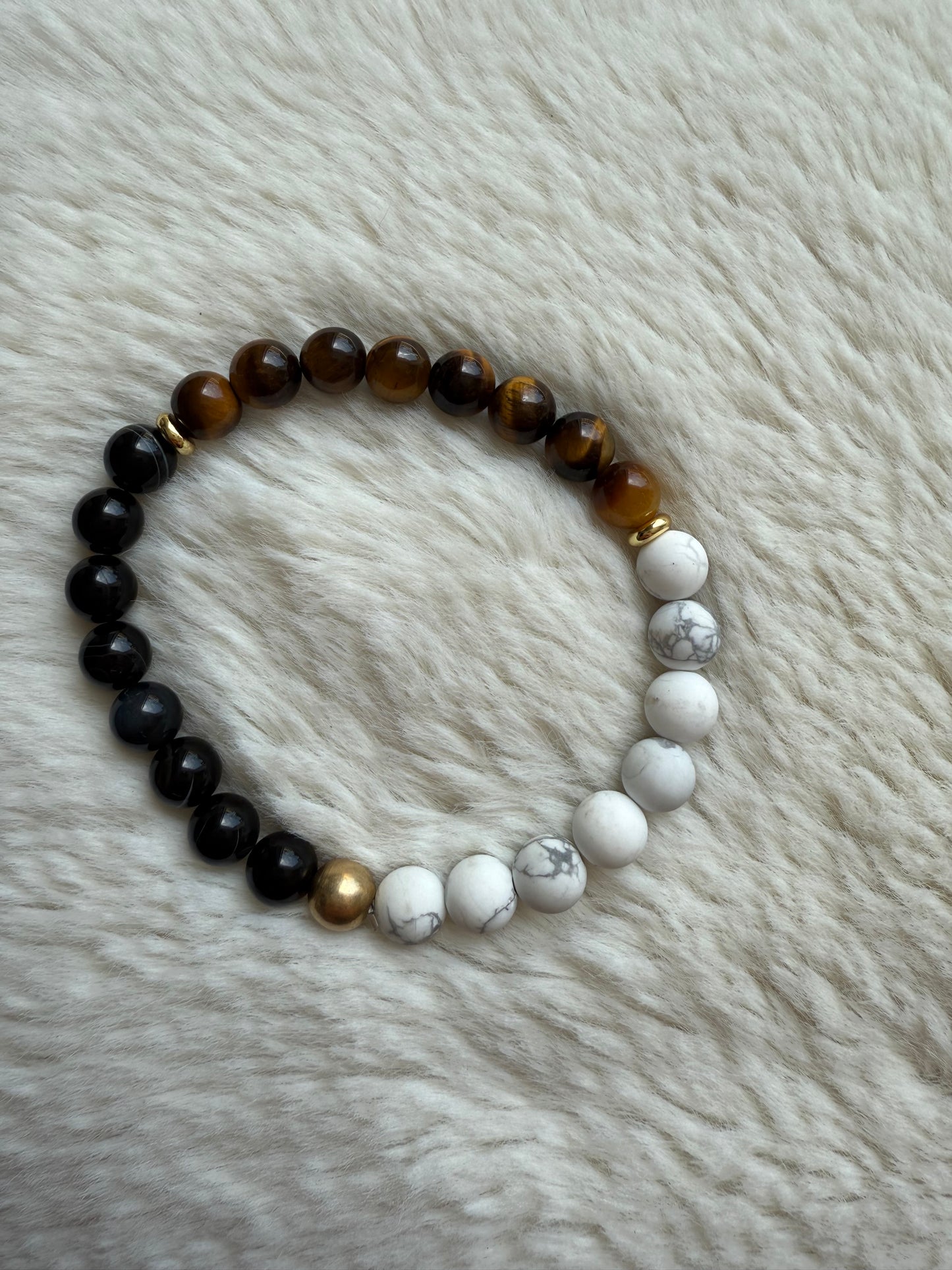 Bracelet en Howlite , agate noire et oeil de tigre