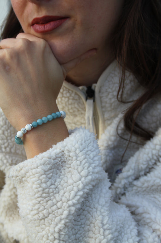 Bracelet en Aigue Marine et Howlite