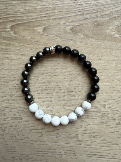 Bracelet en howlite, agate noire et pyrite